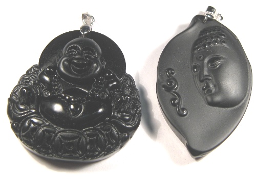 Foto-Edelsteine: zwei schwere Buddha-Anhänger (schwarzer Obsidian)