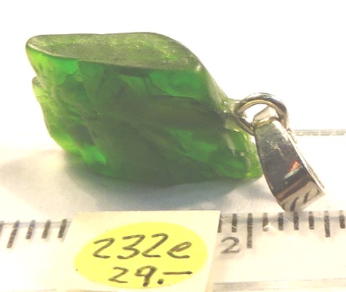 Foto Edelstein-Anhänger in Sterlingsilber: Diopsid mit Silberschlaufe