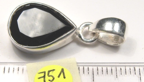 Foto Edelstein-Anh�nger in Sterlingsilber: facettierter schwarzer Spinell