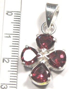 Foto Edelstein-Anhänger in Sterlingsilber: Granat-Kleeblatt
