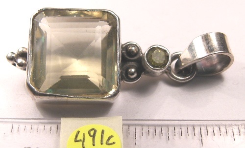 Foto Edelstein-Anh�nger in Sterlingsilber: facettiertes Lemonquarz-Achteck