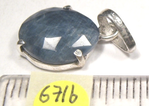 Foto Edelstein-Anhänger in Sterlingsilber: blauer facettierter Saphir