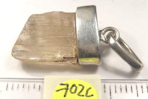 Foto Edelstein-Anh�nger in Sterlingsilber: kleiner, dicker Skapolith