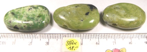 Foto Edelsteine: gebohrte Trommelsteine Chrysopas