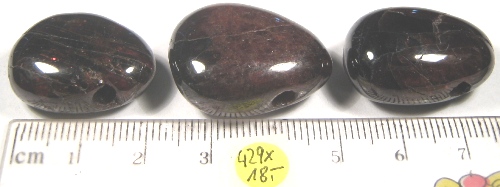 Foto Edelsteine: gebohrte Trommelsteine Granat