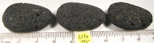 Foto Edelsteine: gebohrte Trommelsteine Lava