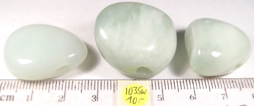 Foto Edelsteine: gebohrte Trommelsteine Serpentin