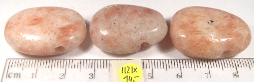 Foto Edelsteine: gebohrte Trommelsteine Sonnenstein