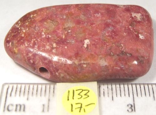 Foto Edelsteine: gebohrter Trommelstein Thulit