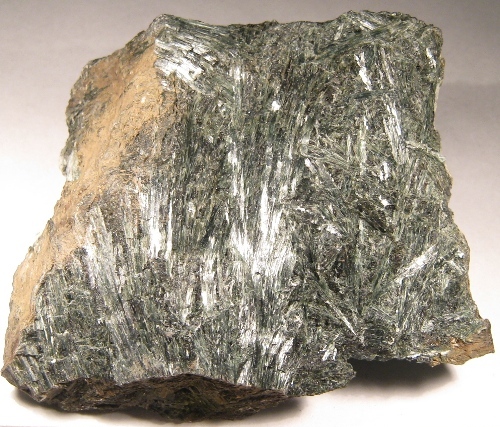 Foto Mineralien: Aktinolith-Rohstein