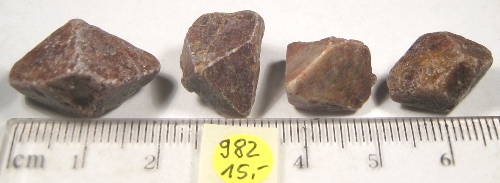 Foto Edelsteine: Rohsteine Zirkon