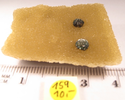 Foto Mineralien: Markasit auf Calcit