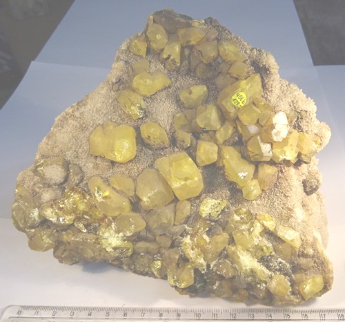 Foto Mineralien: großer Schwefel-Rohstein