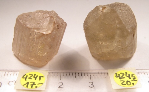 Foto Mineralien: Skapolithe mit Teil der Endflächen