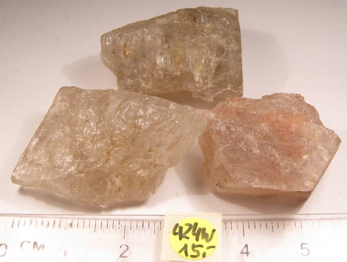 Foto Mineralien: Skapolith-Bruchstücke
