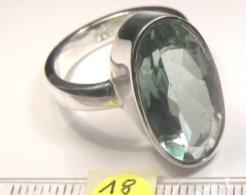 Foto Edelstein-Ringe in Sterlingsilber: facettierter grüner Amethyst