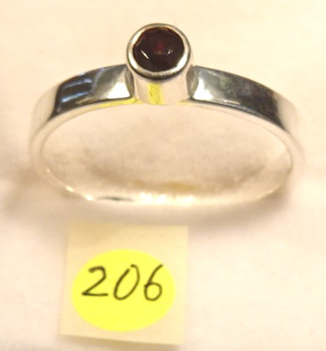 Foto Edelstein-Ringe in Sterlingsilber: facettierter Granat