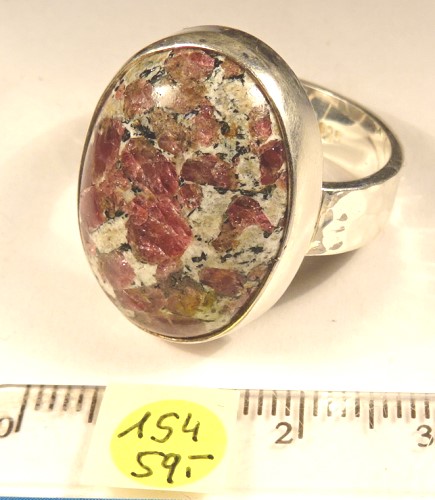 Foto Edelstein-Ringe in Sterlingsilber: ovaler Eudialyt-Cabochon