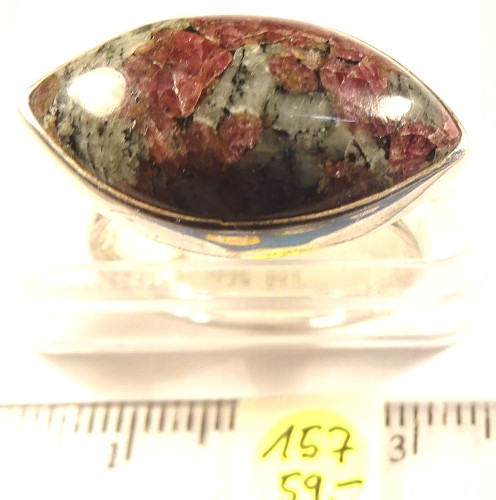 Foto Edelstein-Ringe in Sterlingsilber: Eudialyt Navette