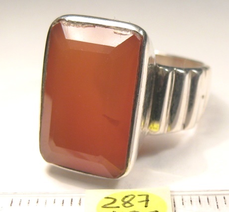 Foto Edelstein-Ringe in Sterlingsilber: achteckiger facettierter Karneol