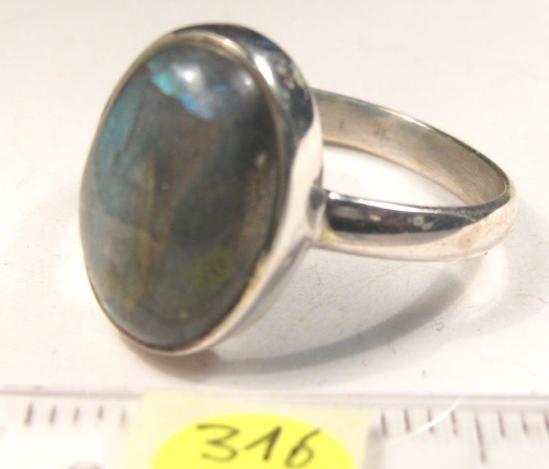 Foto Edelstein-Ringe in Sterlingsilber: Labradorit-Cabochon