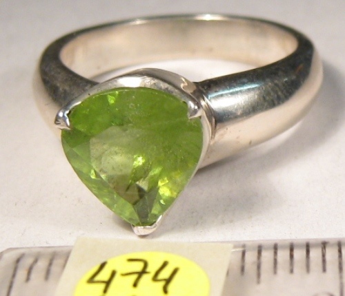 Foto Edelstein-Ringe in Sterlingsilber: facettierter Peridot