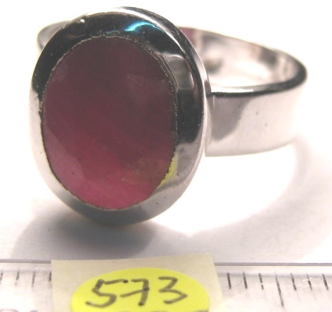 Foto Edelstein-Ringe in Sterlingsilber: ovaler facettierter Rubin