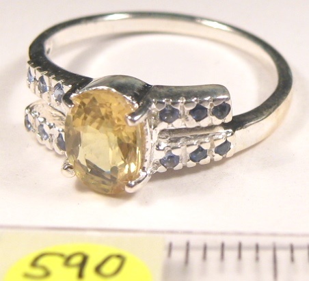 Foto Edelstein-Ringe in Sterlingsilber: gelber facettierter Saphir
