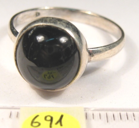 Foto Edelstein-Ringe in Sterlingsilber: Sterndiopsid-Cabochon