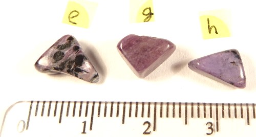 Foto Edelsteine: Ringsteine Charoit in Dreiecksform