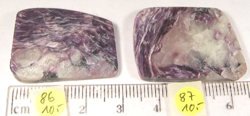 Foto Edelsteine: Charoit zwei Trommelsteine